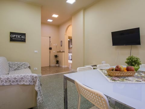 Outdoor Furniture, Garden, Outdoor Table, Chair, Shade, Landscaping, Backyard, Yard, Eco Hotel, Kitchen & Dining Room Table