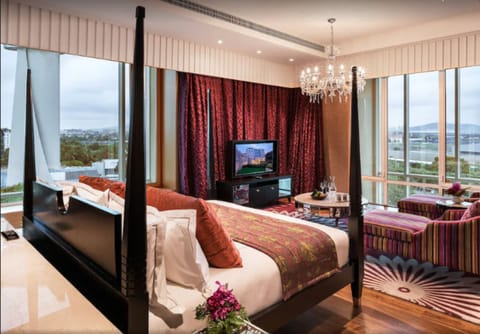 Grande Luxury, Grand Suite, 1 King Bed | View from room