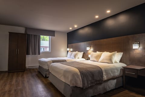 Standard Room, 2 Double Beds | Minibar, desk, blackout drapes, soundproofing