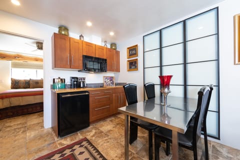 Deluxe Suite, 1 Bedroom, Mountain View | Private kitchen | Microwave, stovetop, coffee/tea maker, electric kettle