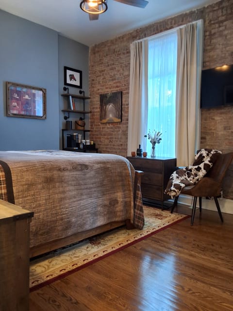 Classic Suite, 1 Queen Bed | 1 bedroom, premium bedding, memory foam beds, blackout drapes