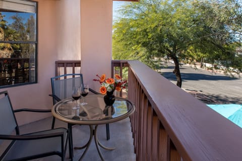 Suite, Kitchen | Terrace/patio