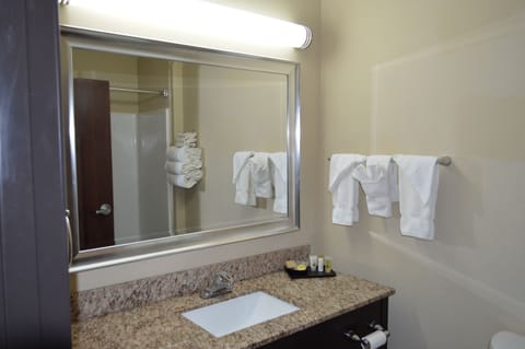 Suite, Multiple Beds, Non Smoking | Bathroom | Deep soaking tub, free toiletries, hair dryer, towels