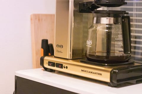 Grab your mug, hit the button, and let the magic of caffeine do the rest.