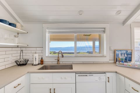 Ocean views from the kitchen.