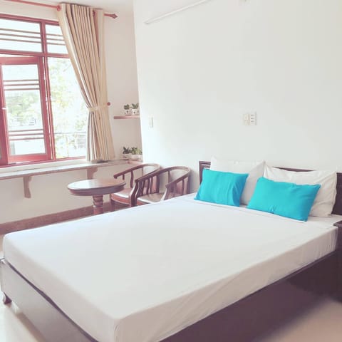 Room, 1 Double Bed | Minibar, desk, blackout drapes, free WiFi