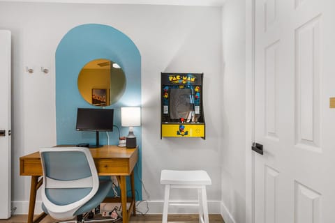 Bedroom office space + arcade