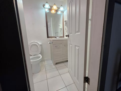 1 bedroom, individually decorated, individually furnished, desk