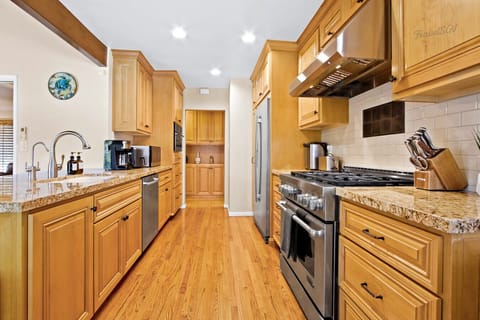 This kitchen had us cooking like we were on a Food Network show. #travelSGV