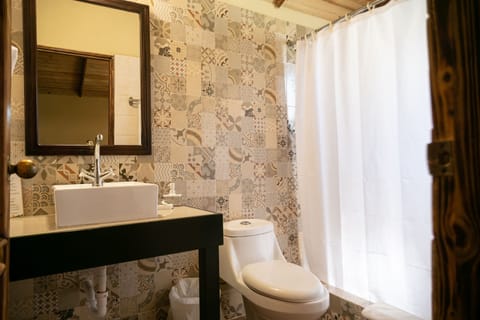 Villa, 1 Bedroom, Fireplace | Bathroom | Shower, free toiletries, towels, shampoo