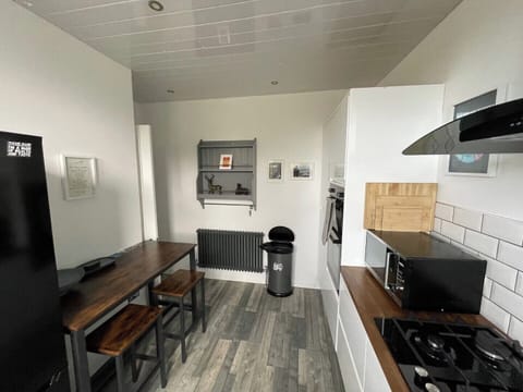 Apartment | Private kitchen | Fridge, microwave, oven, stovetop