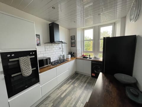 Apartment | Private kitchen | Fridge, microwave, oven, stovetop