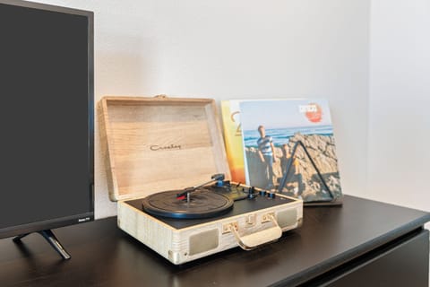 Primary bedroom. (Cayucan Bungalow 231)