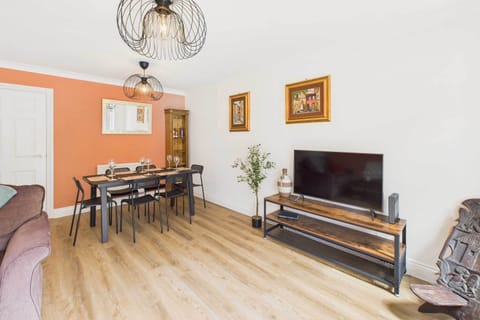 Clearwell Gardens, Cheltenham - Host & Stay