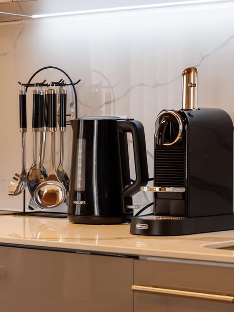 All kitchen necessities & appliances at your disposal 