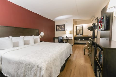 Superior Room, 1 King Bed (Smoke Free) | Premium bedding, pillowtop beds, in-room safe, iron/ironing board