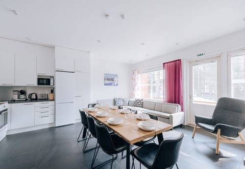 The apartment`s furnishings have been recently updated. The dining area can easily accommodate the whole family for breakfast or dinner.