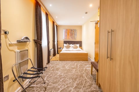 Executive Double Room | Premium bedding, Select Comfort beds, in-room safe