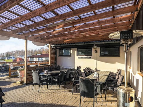 House | Outdoor dining