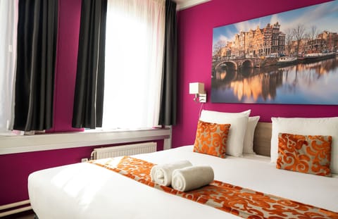 Double Room | Blackout drapes, iron/ironing board (on request), WiFi (free)