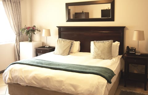 Luxury Double Room | 1 bedroom, minibar, in-room safe, iron/ironing board