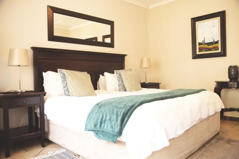 Luxury Double Room | 1 bedroom, minibar, in-room safe, iron/ironing board