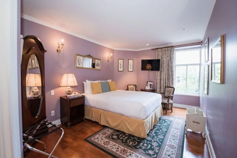 Standard Room, 1 Queen Bed | Premium bedding, individually decorated, iron/ironing board, free WiFi