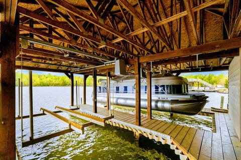 Built-In Adventure – The boat’s waiting—and so is the lake.