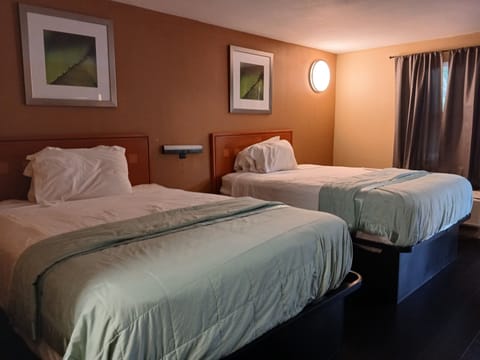 Deluxe Room, 2 Double Beds, Non Smoking | Desk, soundproofing, iron/ironing board, free WiFi