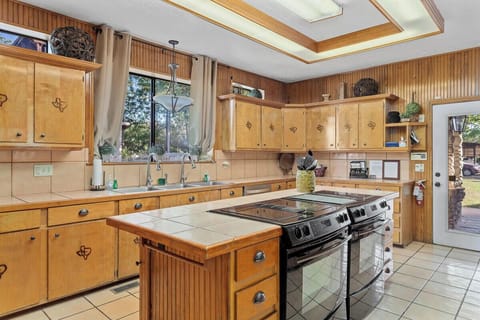 HCRR Main House Kitchen (2)