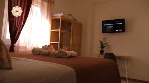 Deluxe Double or Twin Room, City View | Desk, free WiFi