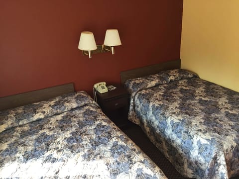 Room, 2 Double Beds | Desk, free WiFi