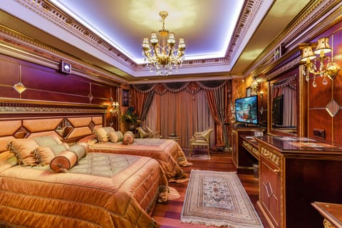 Royal Suite, 2 Bedrooms | In-room safe, desk, blackout drapes, WiFi