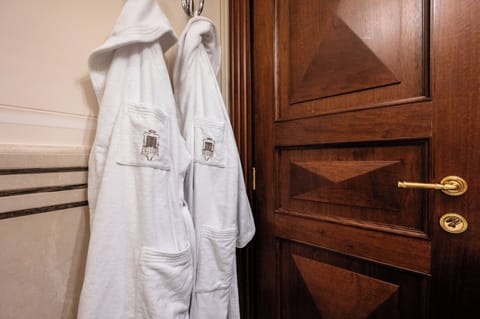 Comfort Triple Room | Bathroom | Hair dryer, slippers, towels, soap