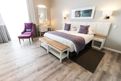 Luxury Double or Twin Room, Ensuite, Garden View | Premium bedding, minibar, in-room safe, desk