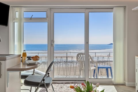 Sea Views, Parking, Beach Access
