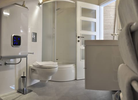 Room, 1 Bedroom, Smoking, Balcony | Bathroom