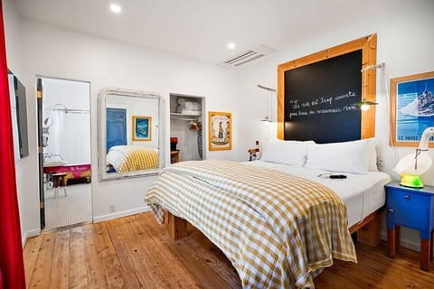 Standard Room, 1 Queen Bed | Hypo-allergenic bedding, pillowtop beds, individually decorated