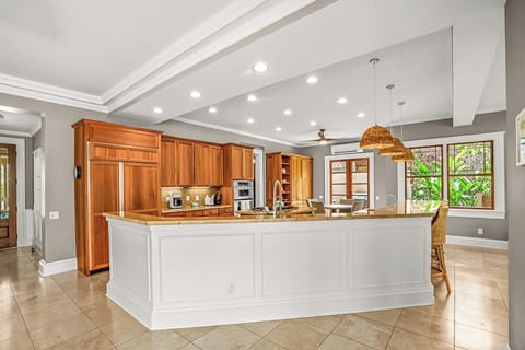 Fully equipped kitchen