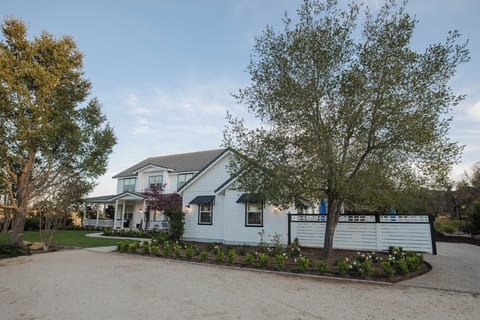 Clark House Apartment