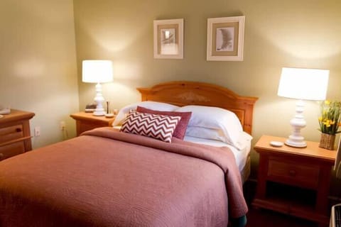 Suite, Non Smoking (Garden) | Premium bedding, soundproofing, free WiFi, bed sheets