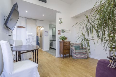 Autumn, Living Room, Spring, Summer