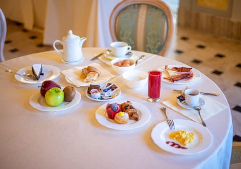 Daily buffet breakfast (EUR 12 per person)