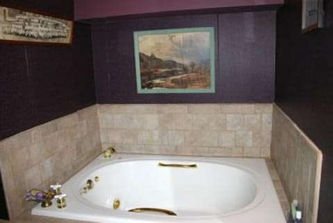 Cupola Room | Jetted tub