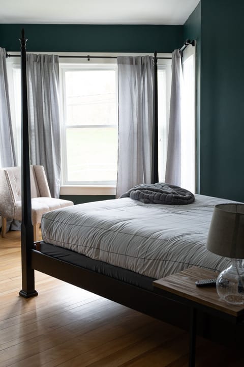 Standard Room, Ensuite (Standard Sunset) | Premium bedding, bed sheets