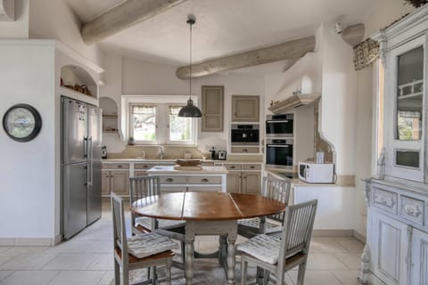 Villa | 3 bedrooms, Internet