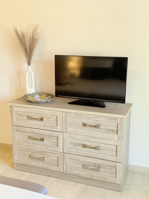 TV in bedroom 4