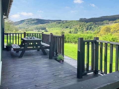 Decking | Tay Lodge, Aberfeldy