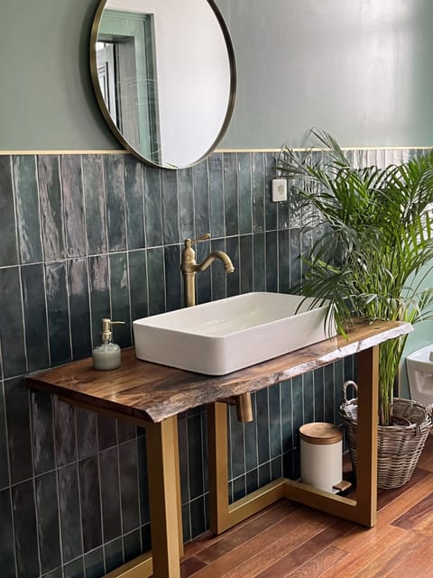 Classic Double Room, Pool View | Bathroom | Towels, toilet paper