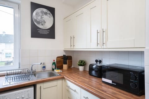 Apartment | 2 bedrooms, desk, Internet